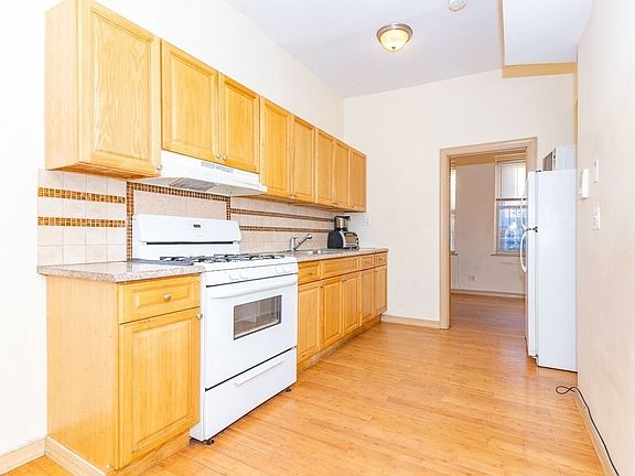 2nd image of 304 Cooper St #1R