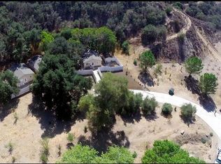 13284 Sierra Hwy, Saugus, CA 91390