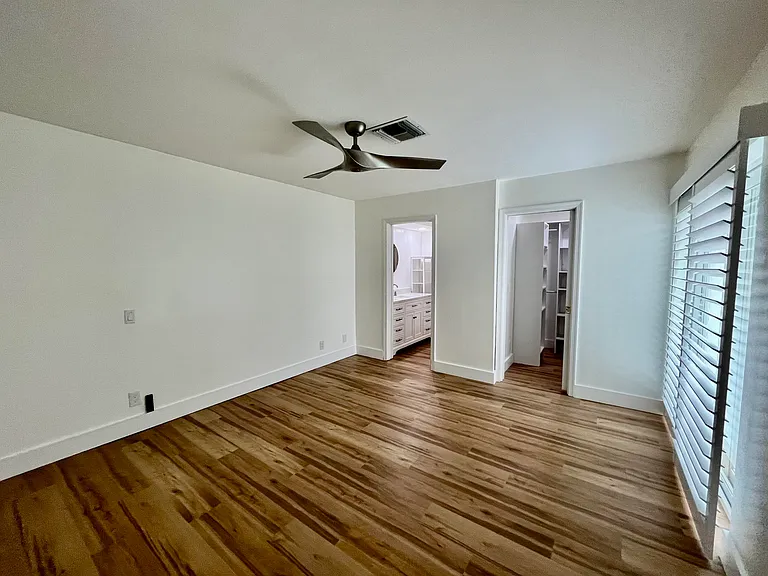 106 Linda Ln #4 — Photo 36