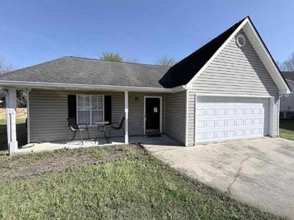 1199 King Arthur Ct, Alabaster, AL 35007