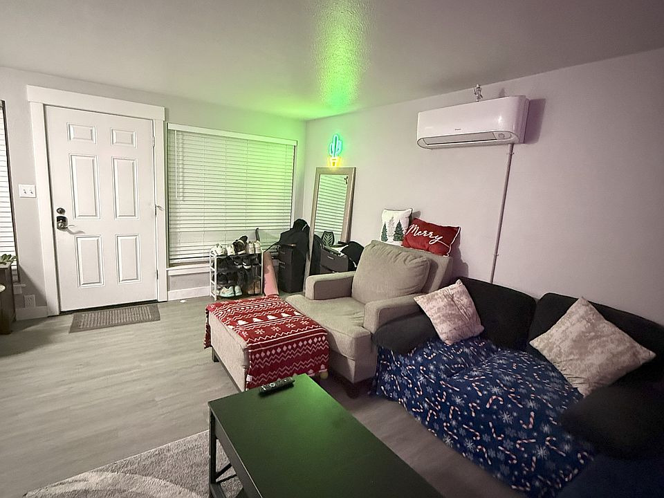 1st image of 1219 Columbia St #4