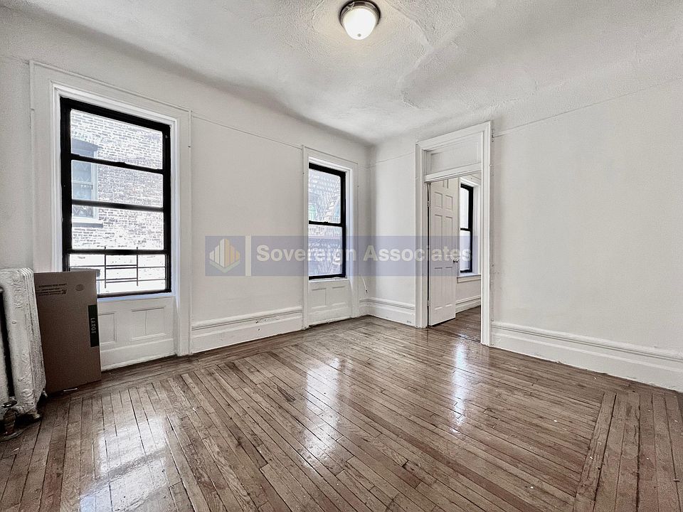 1st image of 121 La Salle St APT 18