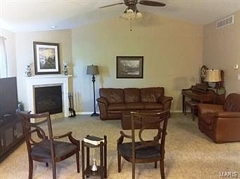 4th image of 101 Black Oak Dr
