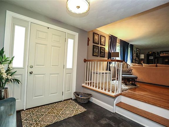 3rd image of 42 Pioneer Dr