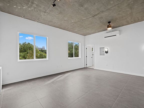 4th image of 315 NW 32nd St #208