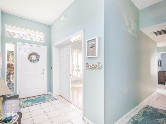 5th image of 268 Maplewood Dr