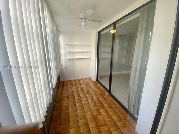 4th image of 2831 Somerset Dr APT 100
