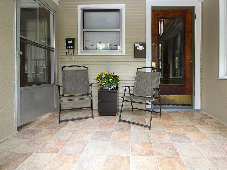 1602 Madison St NE — Photo 2