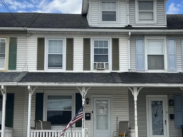 28 W Ruth Ave, Robesonia, PA 19551