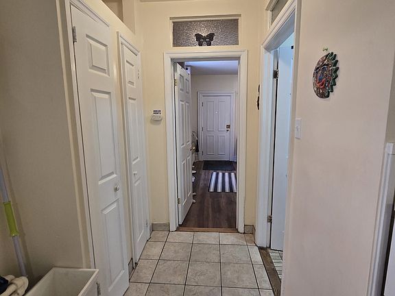 2nd image of 356 Gilmour St E