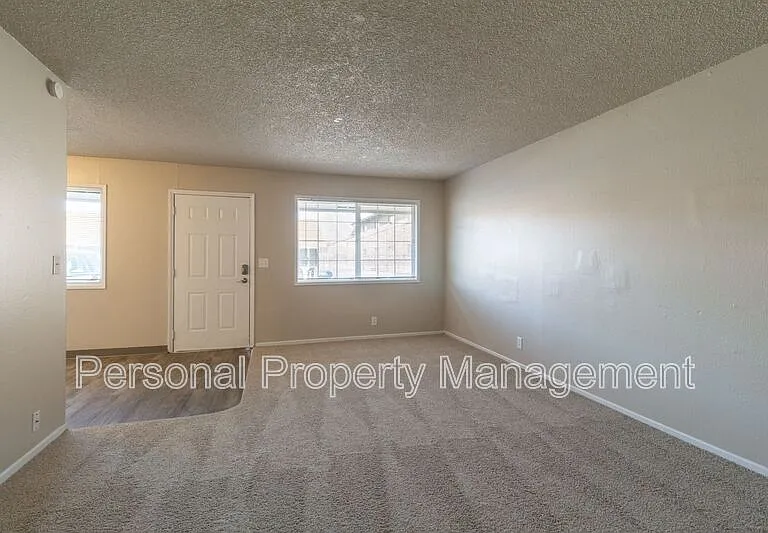 1002 NE 86th St — Photo 3
