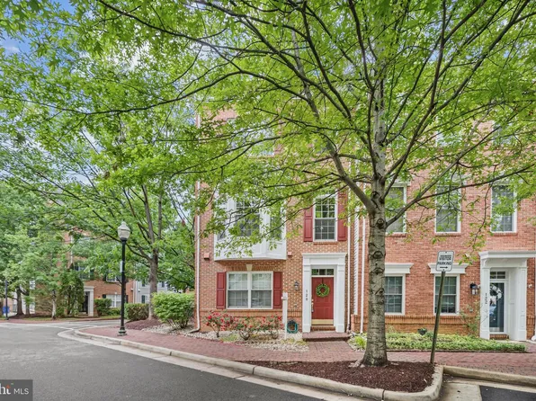 120 Martin Ln, Alexandria, VA 22304
