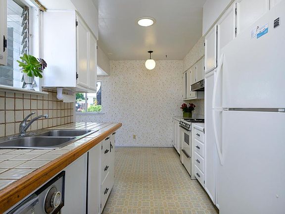 5th image of 170 Vista Del Mar Dr