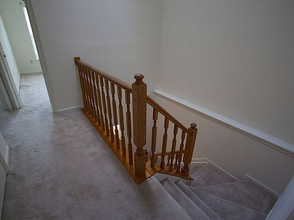 4th image of 541 Beacon Hill Ter