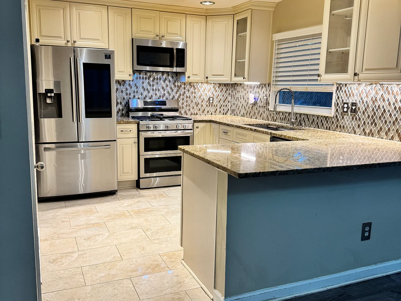 4 bed, 1752 sqft, $2,101 — Photo 1