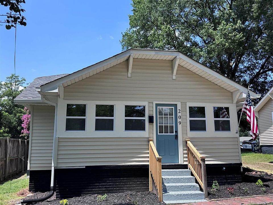 1st image of 209 Caldwell St
