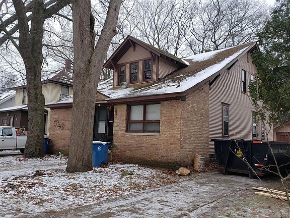 3rd image of 2913 5th St