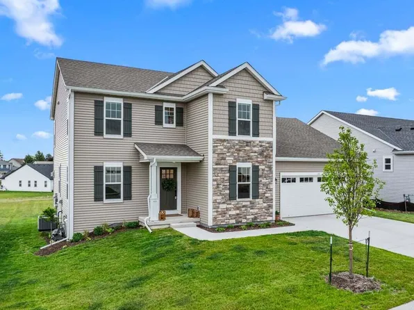 192 Sapphire LANE, Saukville, WI 53080