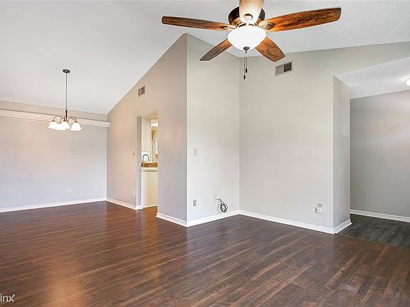 5th image of 208 Chadworth Dr