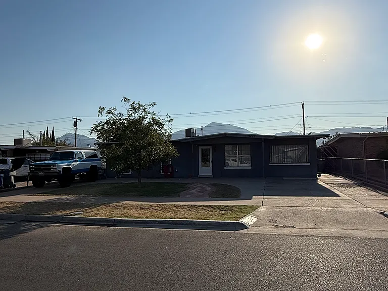 10443 Kendall St — Photo 1