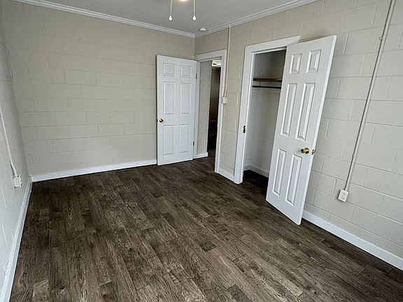 3rd image of 300 N Lee St