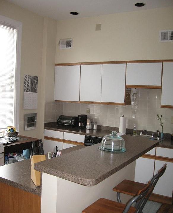 1st image of 1120 W Newport Ave APT 2R
