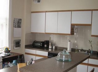 1120 W Newport Ave APT 2R, Chicago, IL 60657