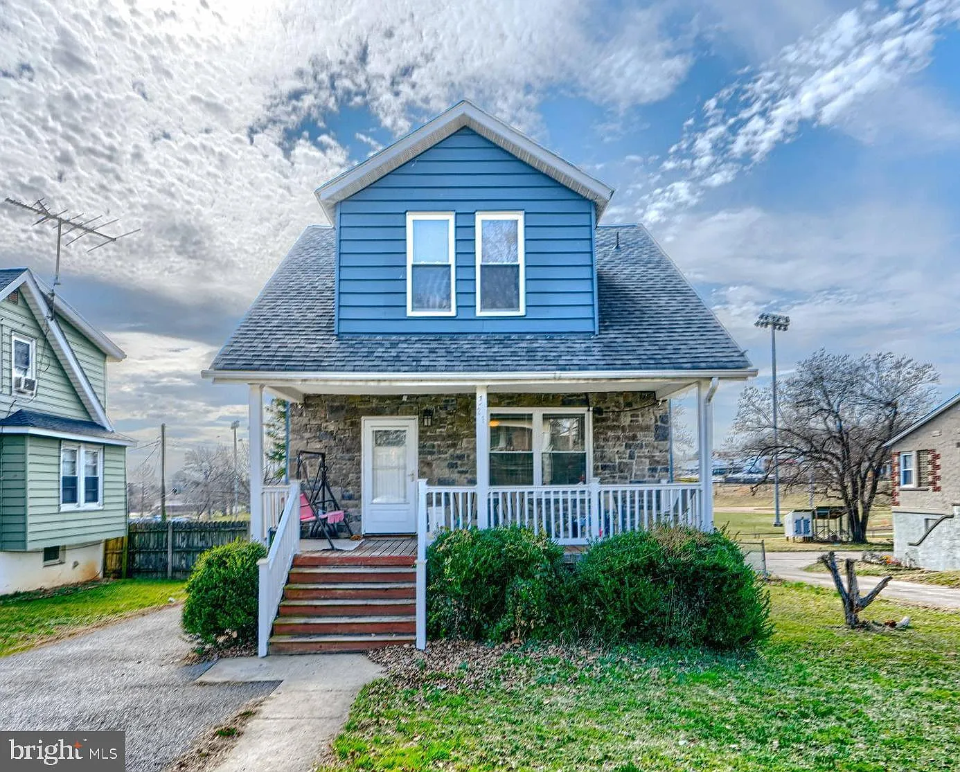 29 Henry Ave photo 1