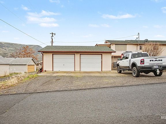 3rd image of 1103 3rd St