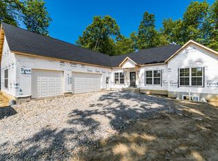 200 Challedon Cir SW, Pataskala, OH 43062