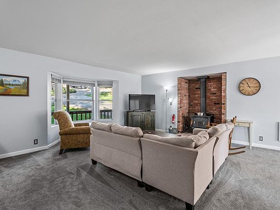 4th image of 23929 Nutmeg Place