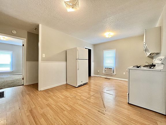 3rd image of 514 E Center St APT 4