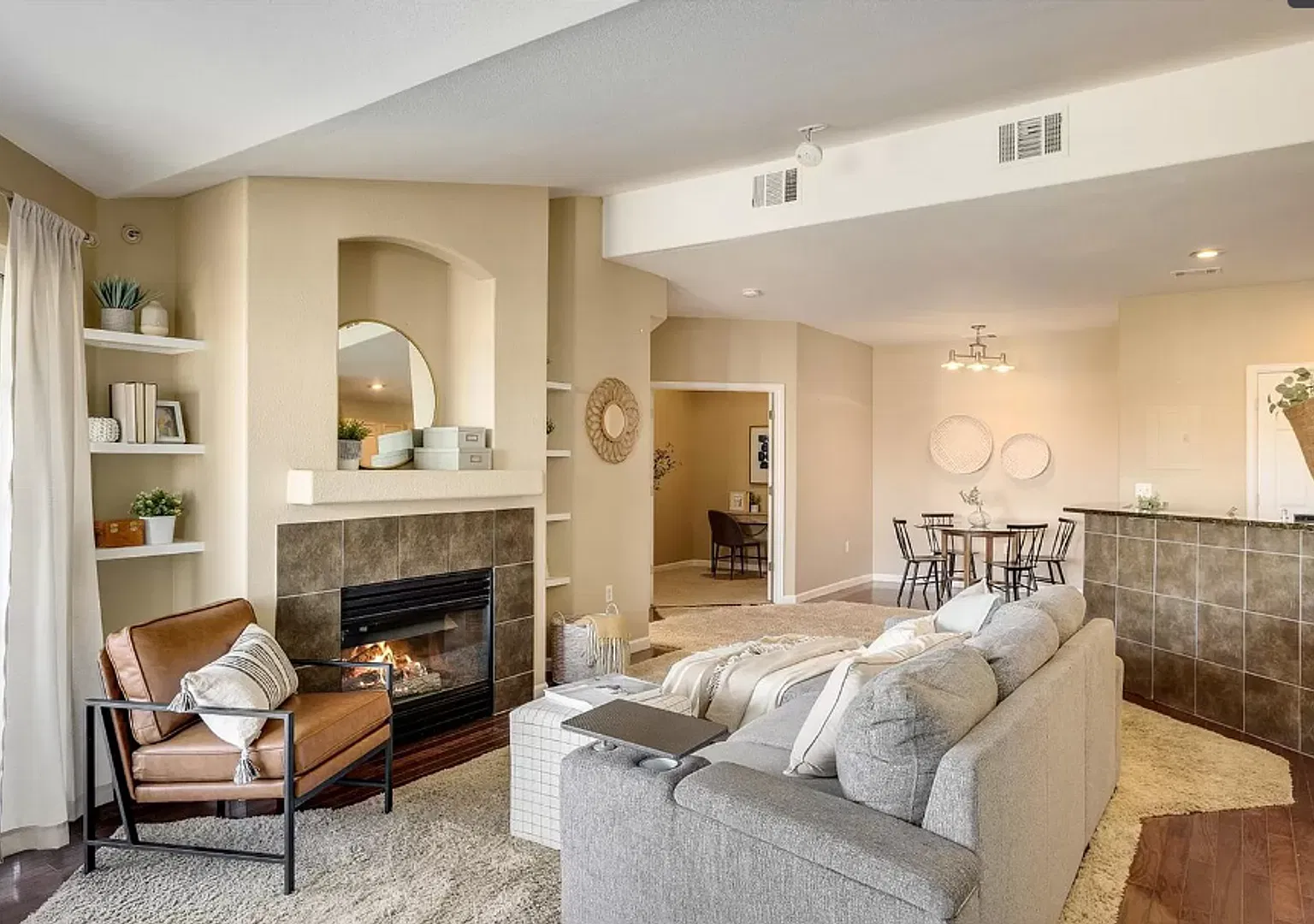 Fabulous 2 Bed 1 Bath Condo Off Mohawk In Boulder- Available December 15th! — Photo 4