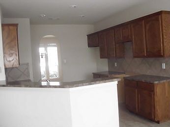 4th image of 48 N Highland Dr
