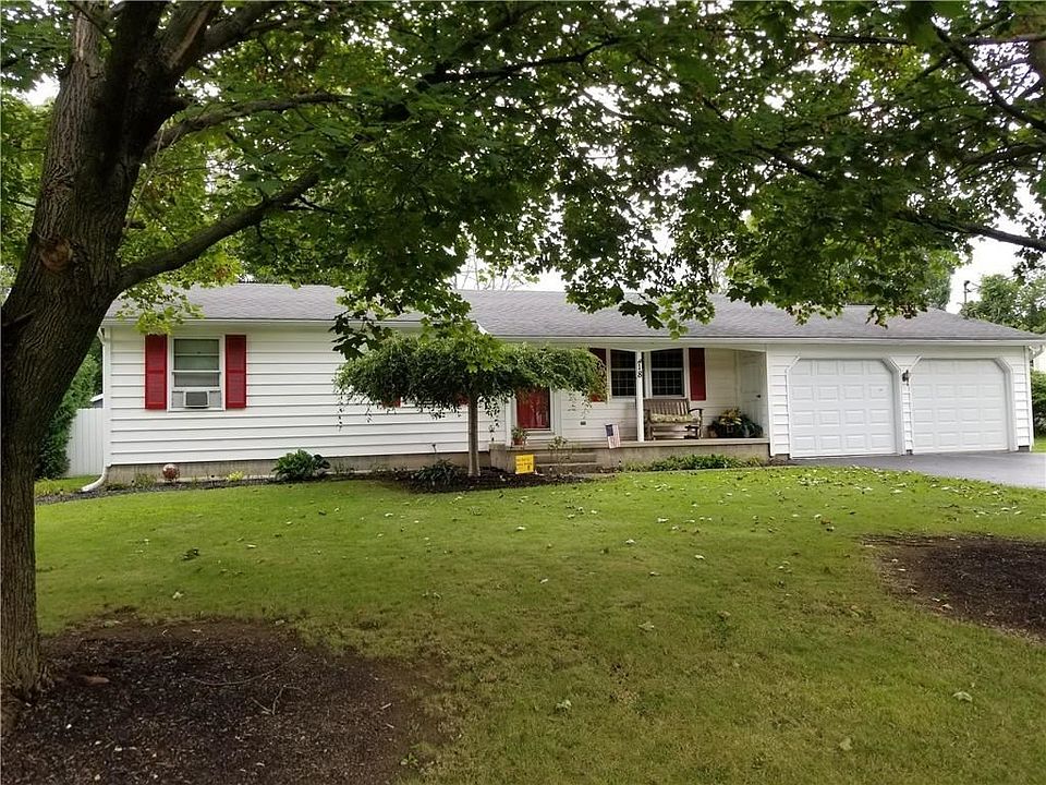 1st image of 18 Stoney Oak Cir