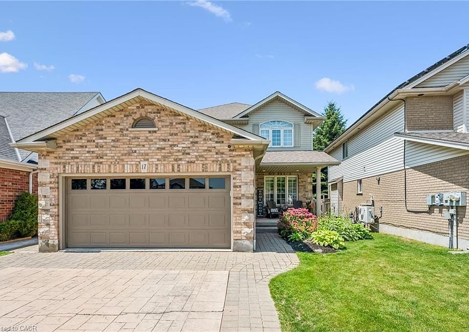 1st image of 17 Carroll Cres