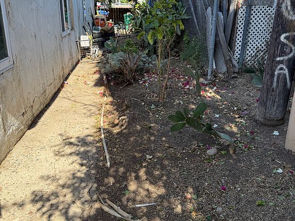 2nd image of 1525 40th St #1525