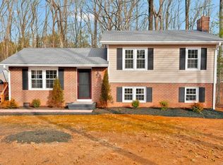 2569 Mountain View Rd, Powhatan, VA 23139