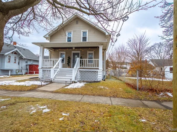 910 Church St, Port Huron, MI 48060