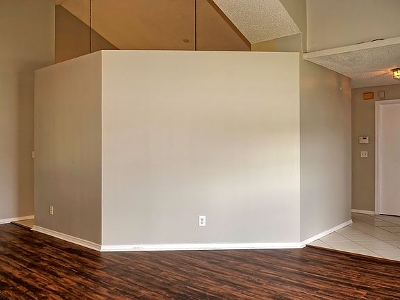 5th image of 731 Virginia Woods Ln