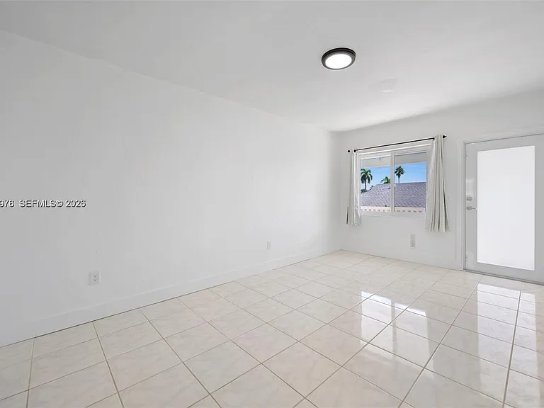 550 NE 82nd Ter #7 — Photo 8