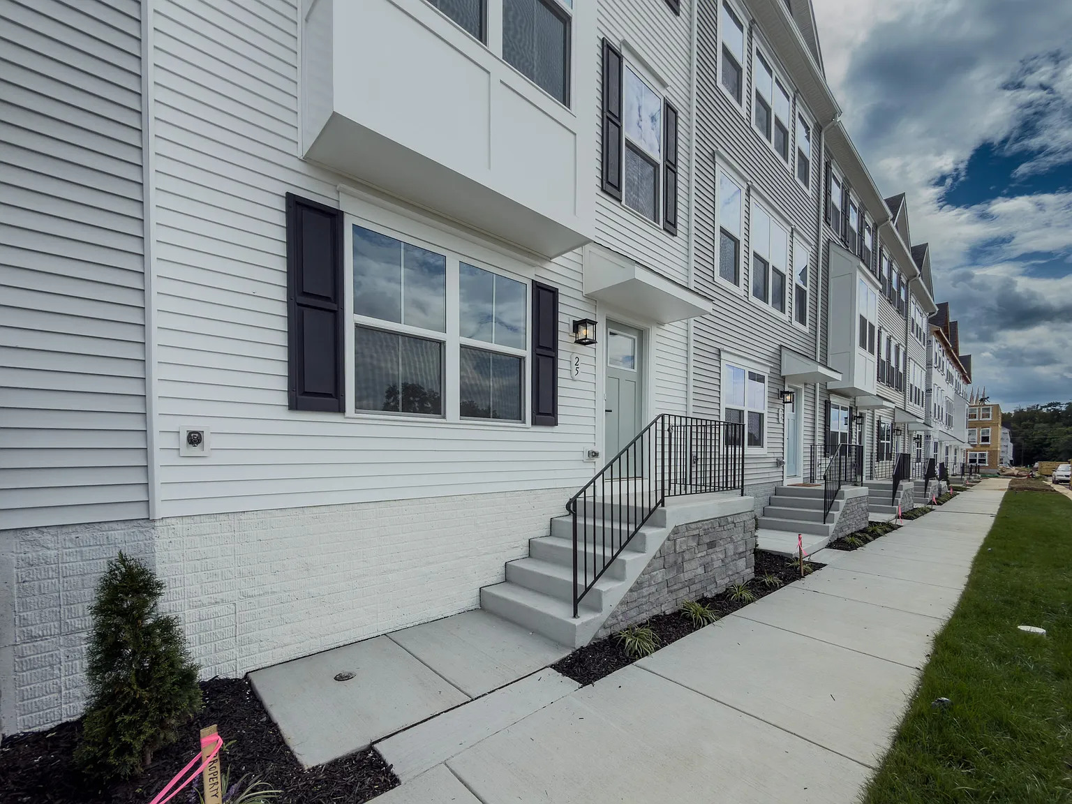 3 bed, 2.5 bath, 1629 sqft, $1,950 — Photo 3