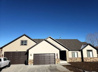 938 Blue Jay Dr, Spring Creek, NV 89815