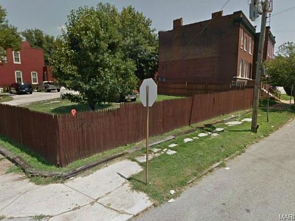 2nd image of 2623-2625 Victor St