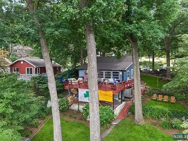 137 Lakeview Ave — Photo 25