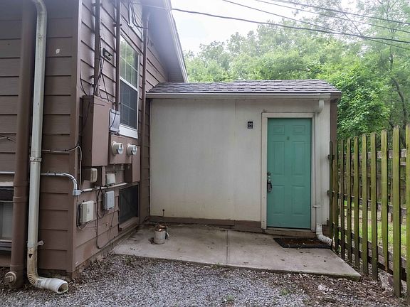 4th image of 2018 W Easton Ct Unit B