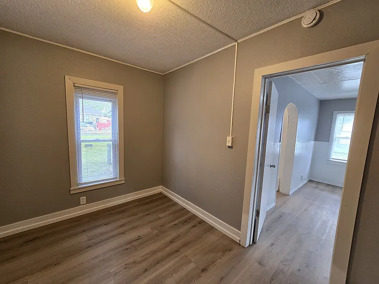 425 Glenwood St — Photo 13
