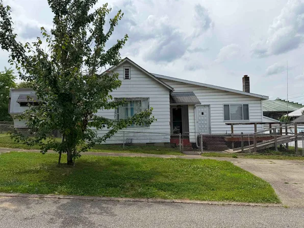 141 E 2nd St, Ceredo, WV 25507