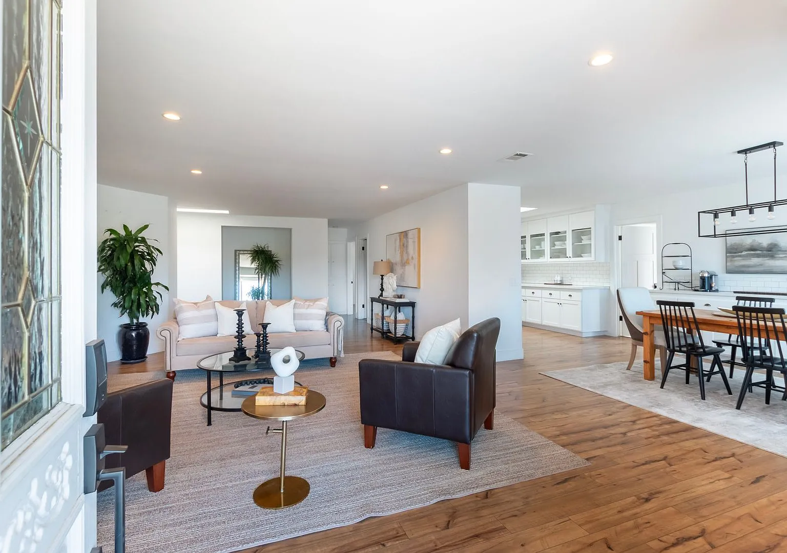 Modern Farm House For Rent — Photo 3