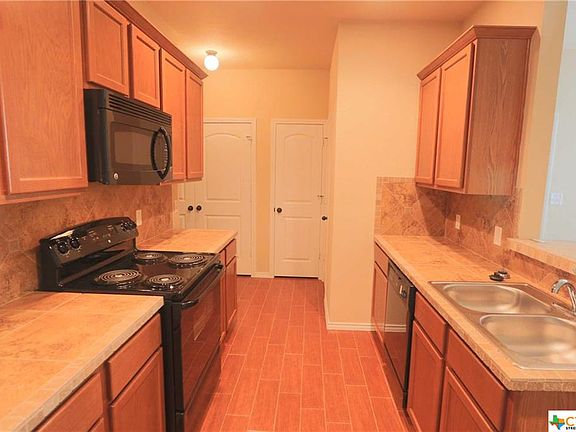3rd image of 1015 Brown Rock Dr